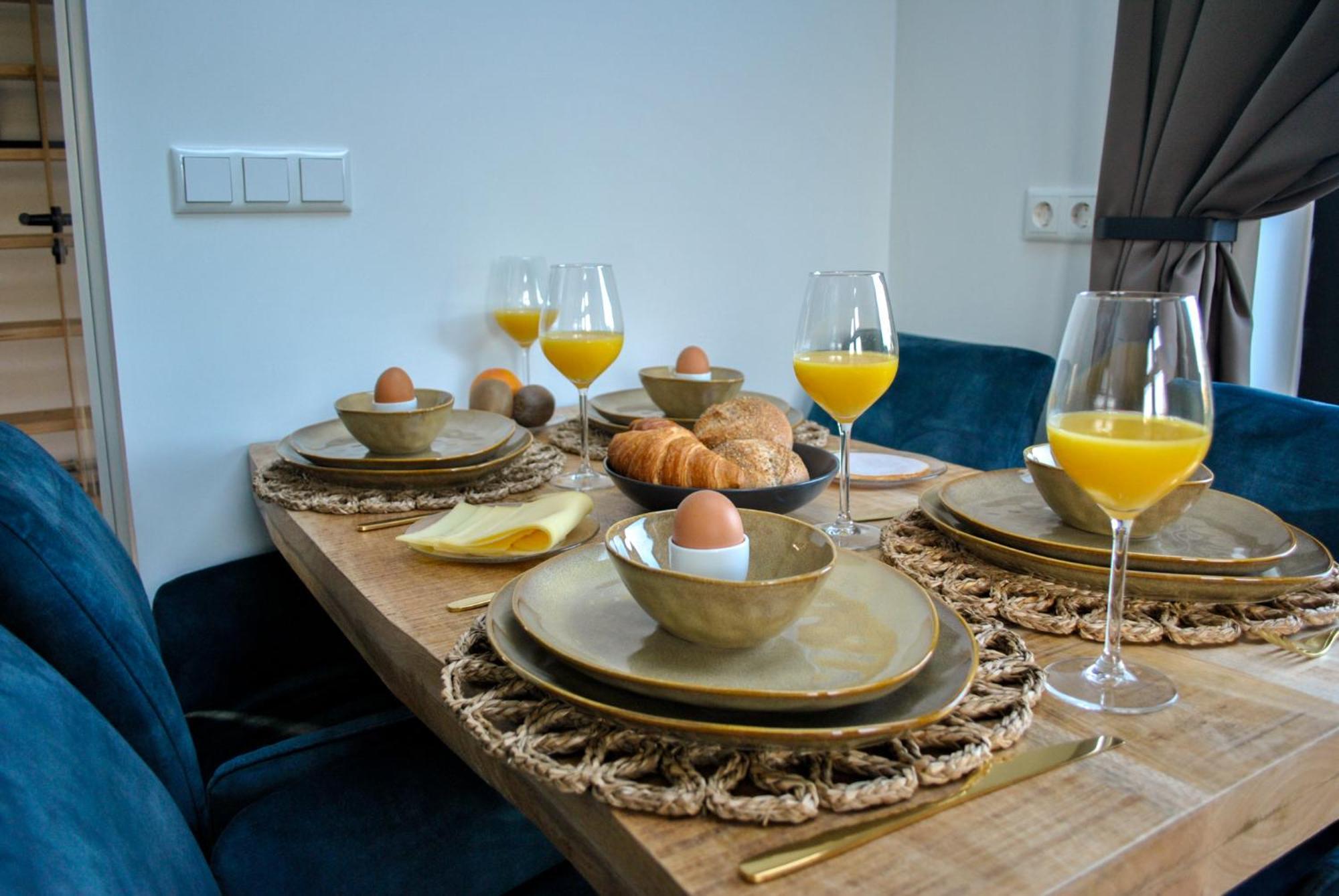 Apartment Lobsters In ' Wellness With Wood-fired Hottub, Private Sauna And Outdoor Shower ' Airco's ' Free Wifi ' Complimentary Bed Linen And Towels