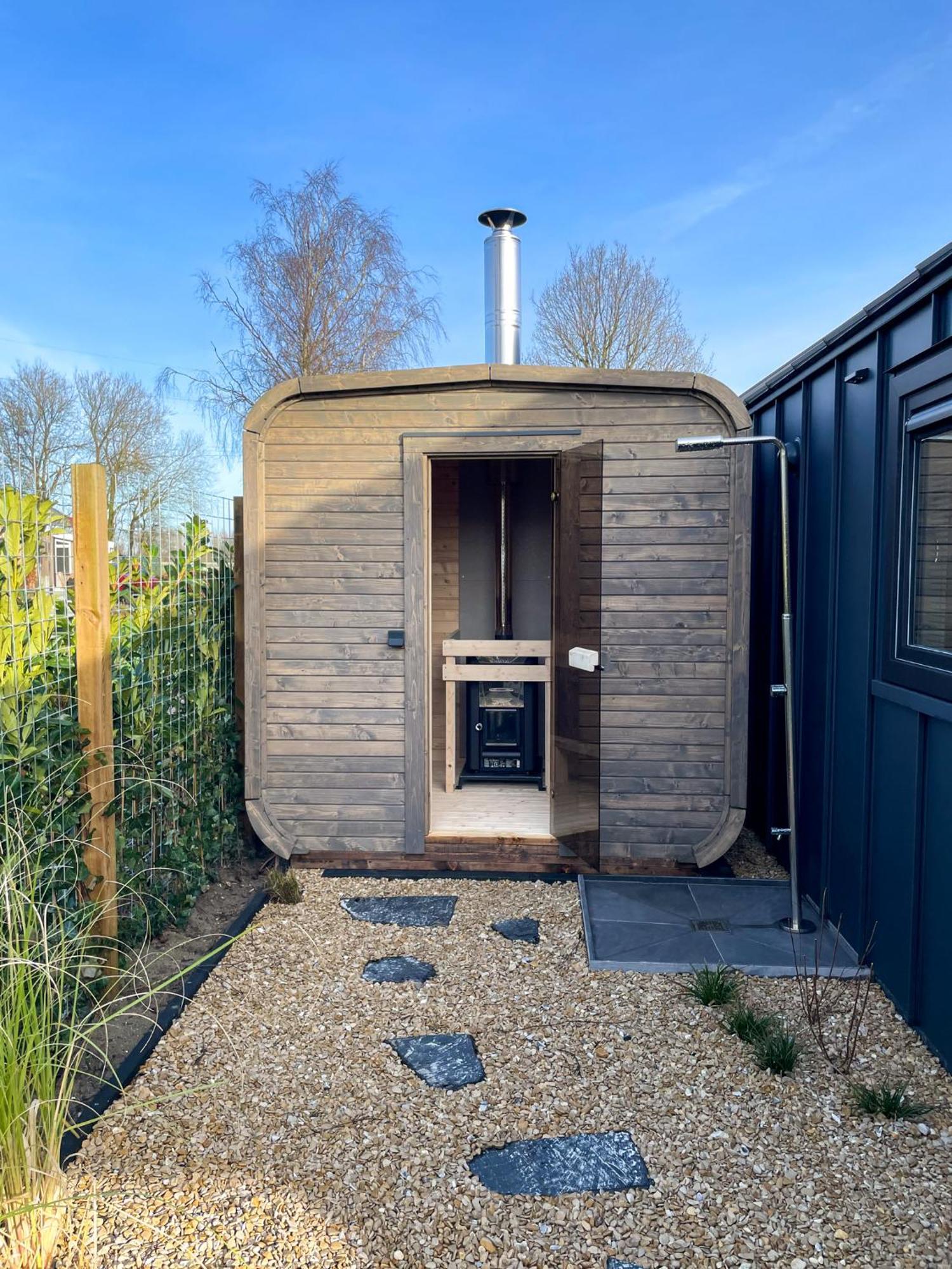 Apartment Lobsters In ' Wellness With Wood-fired Hottub, Private Sauna And Outdoor Shower ' Airco's ' Free Wifi ' Complimentary Bed Linen And Towels