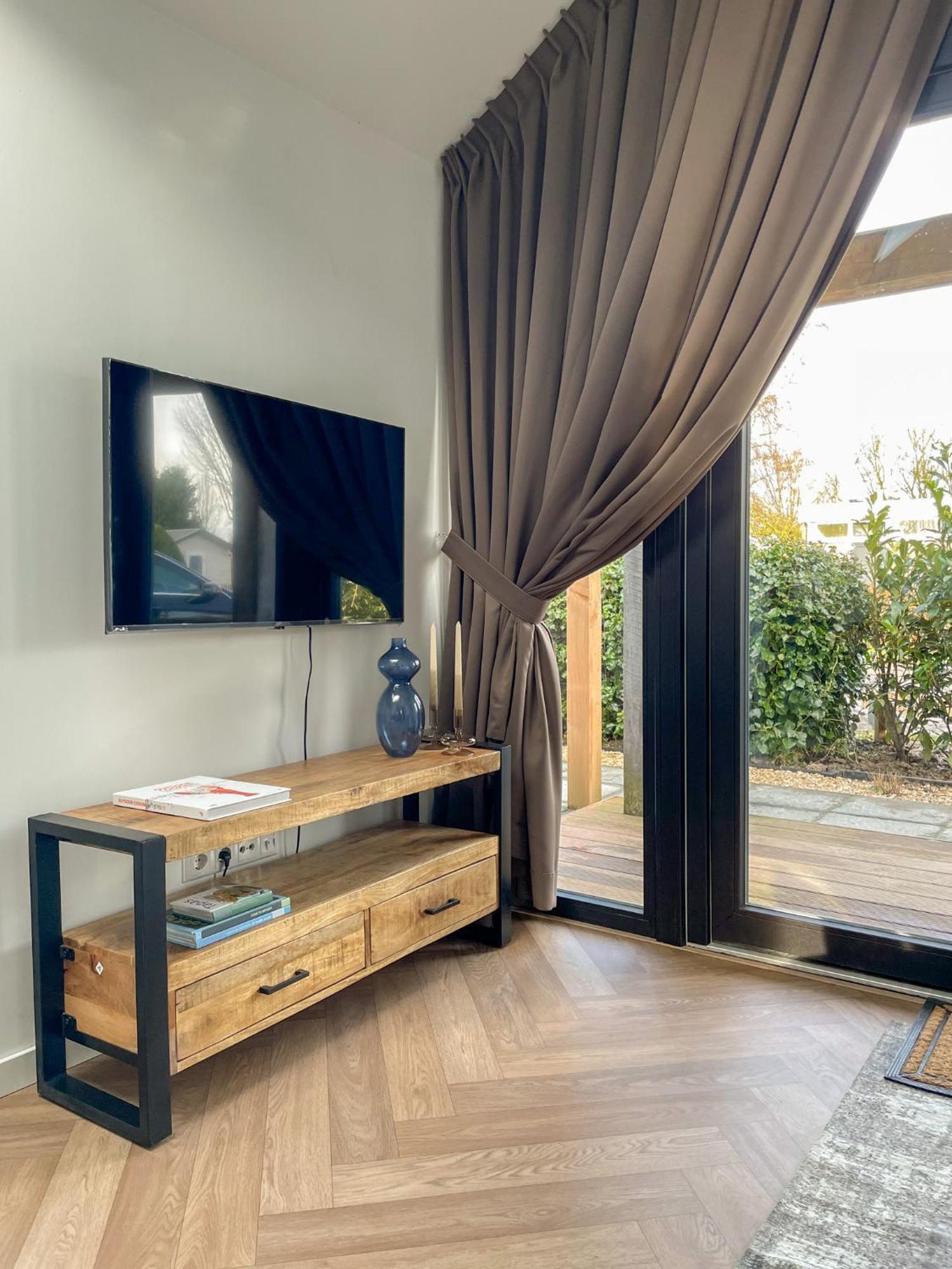 Lobsters In ' Wellness With Wood-fired Hottub, Private Sauna And Outdoor Shower ' Airco's ' Free Wifi ' Complimentary Bed Linen And Towels Heinkenszand